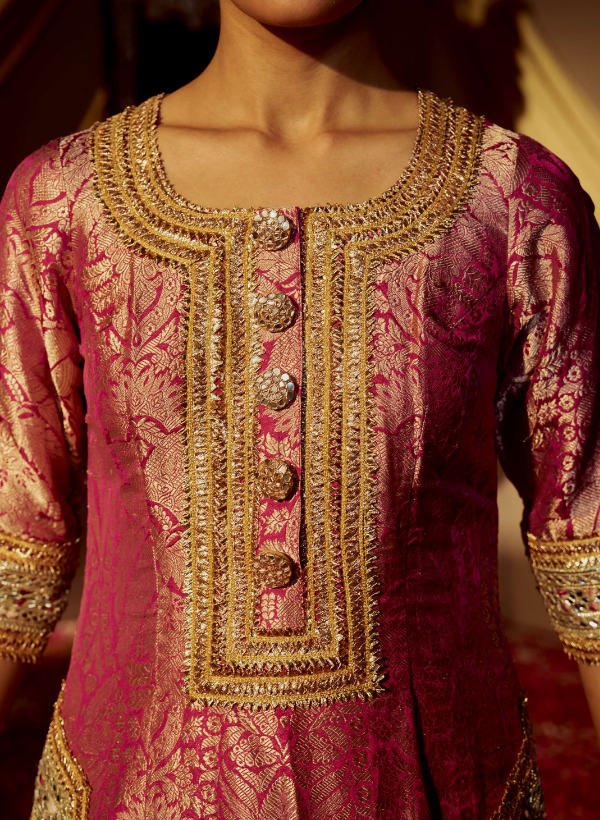 Pink Banarasi Kurta Set With Mirror & Gota Work