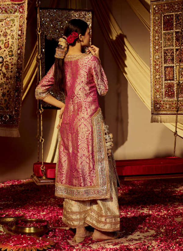 Pink Banarasi Kurta Set With Mirror & Gota Work